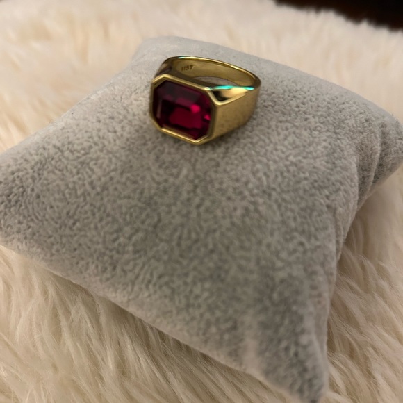 Short & Suite Chunky Gem Ring in Ruby, Size 7 - Picture 5 of 9